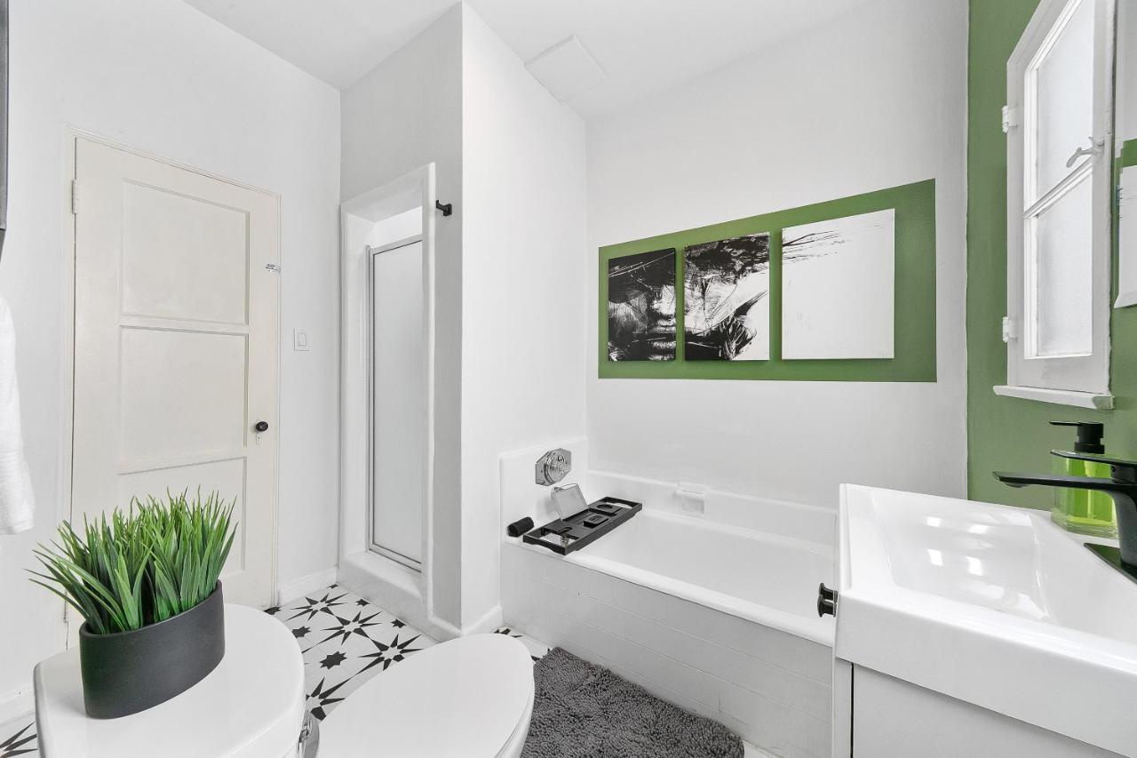 Beverly Hills Stylish & Central 1 Bedroom Apt + Parking Los Angeles Esterno foto