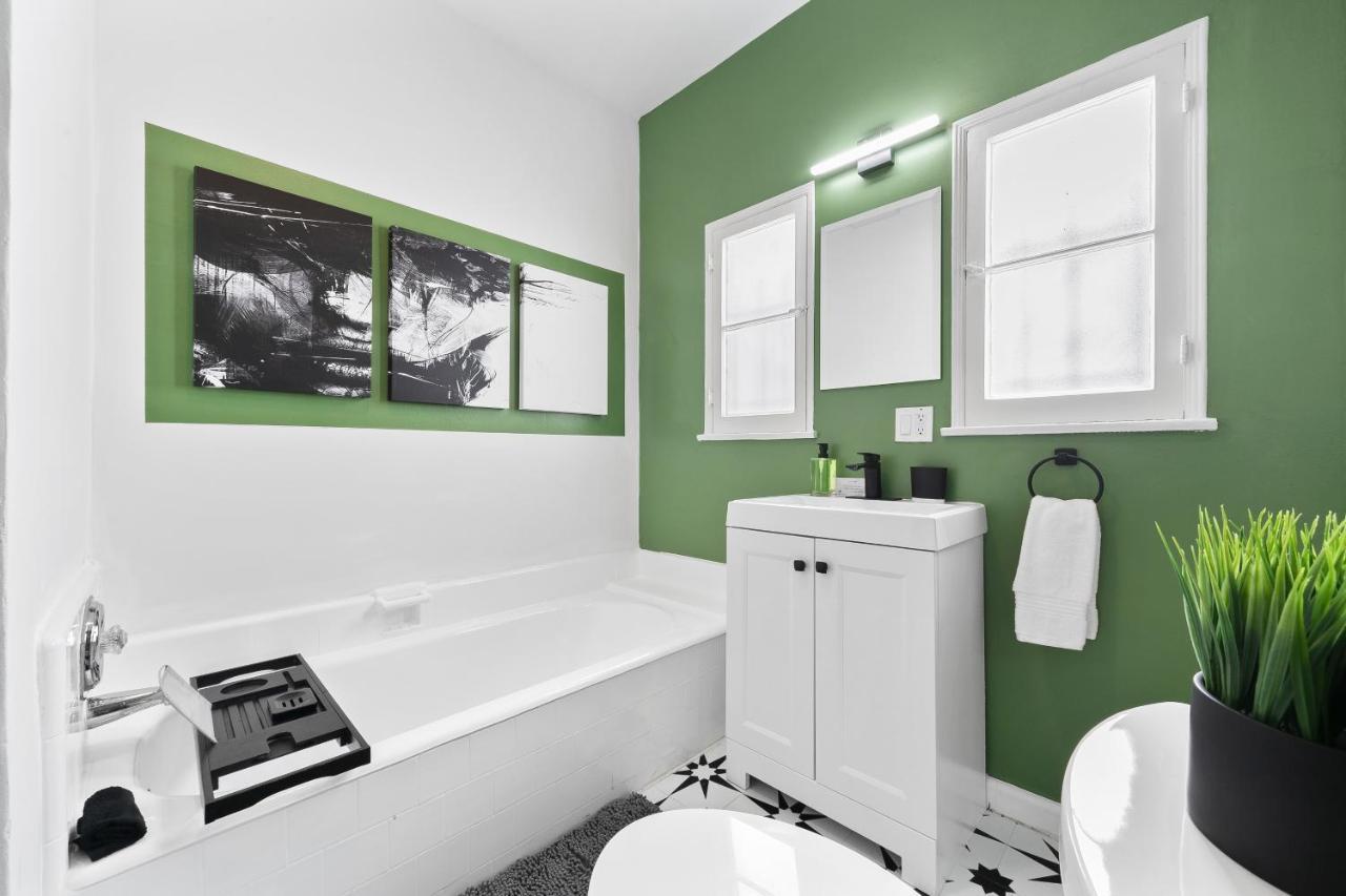 Beverly Hills Stylish & Central 1 Bedroom Apt + Parking Los Angeles Esterno foto